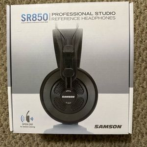 Samson SR850 Over ear headphones